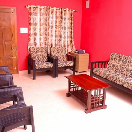 Coorg Girinivas Deluxe Homestay-Wi-Fi Madikeri Exterior foto