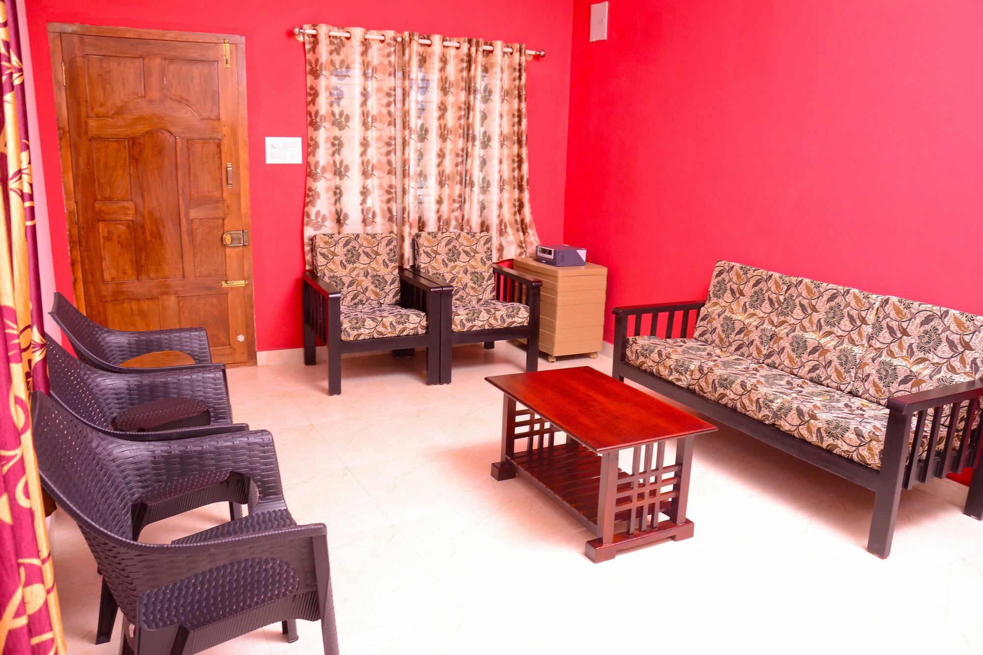 Coorg Girinivas Deluxe Homestay-Wi-Fi Madikeri Exterior foto